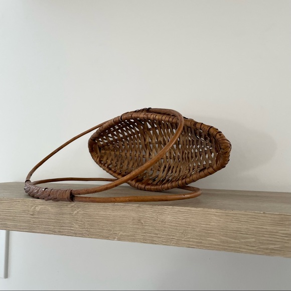 Small Vintage Basket - Picture 6 of 6